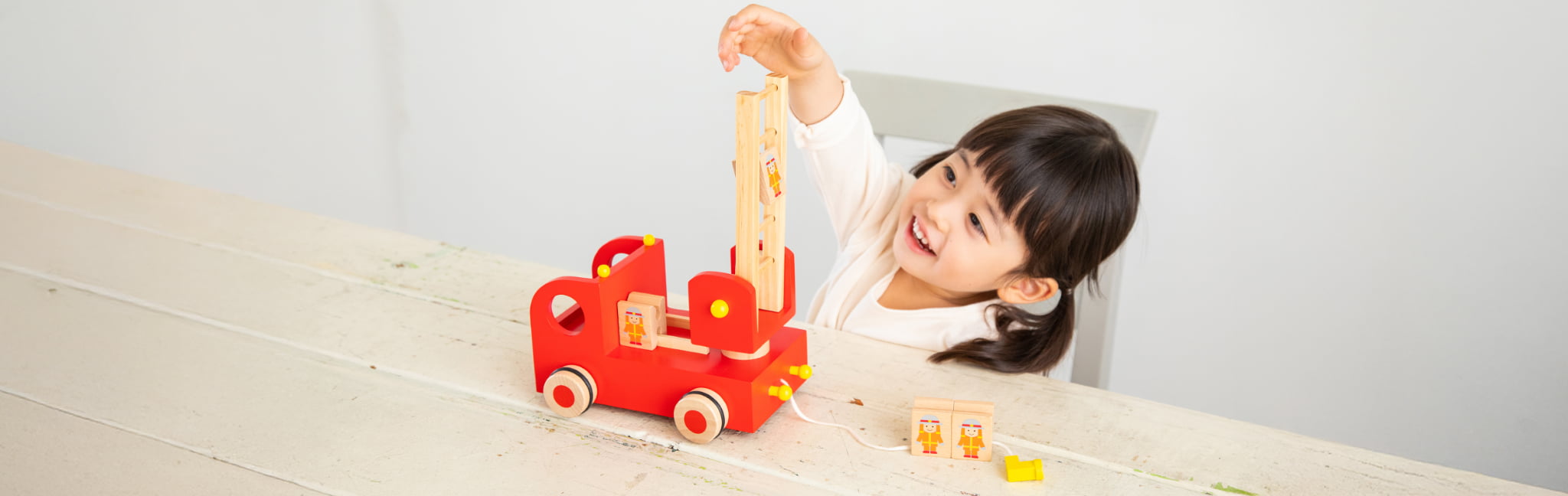動く仕組みに夢中になれるGENIの知育玩具・木のおもちゃをご紹介