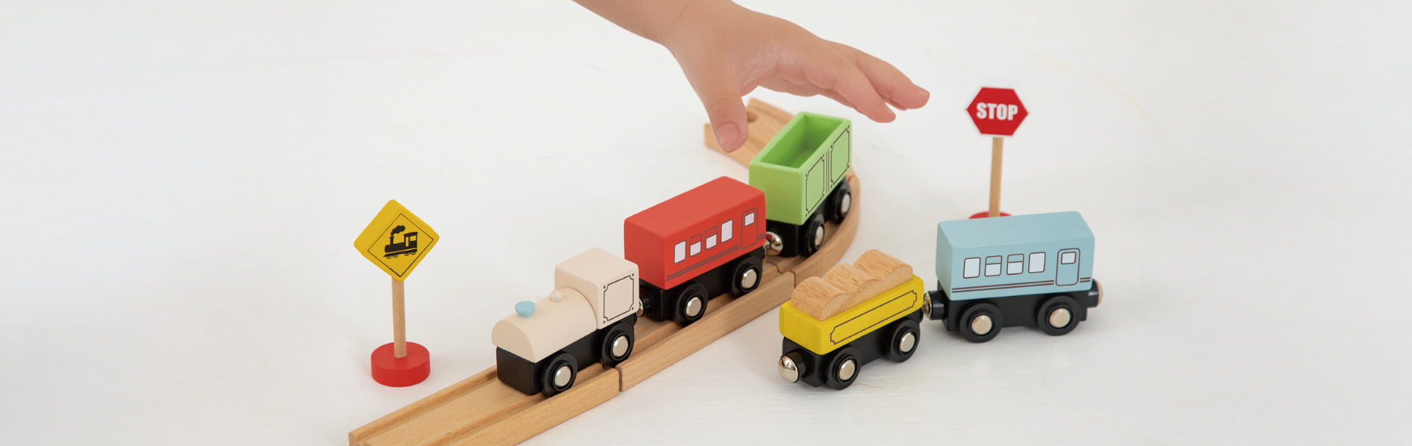 手押し車・乗用玩具・ごっこ遊びにも│GENIの知育玩具・木のおもちゃをご紹介