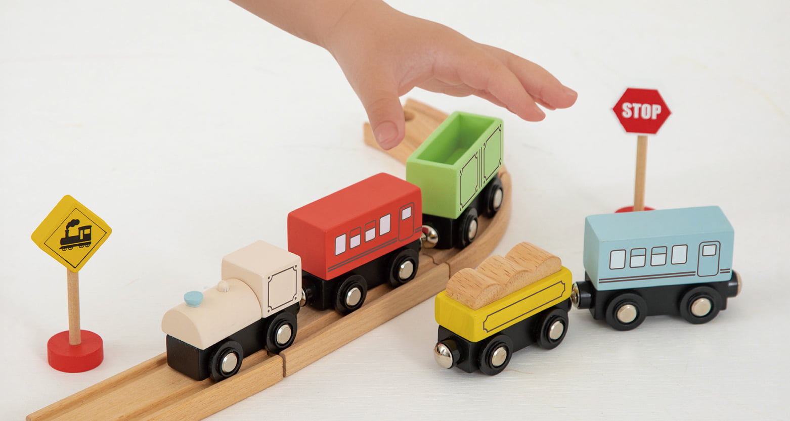 手押し車・乗用玩具・ごっこ遊びにも│GENIの知育玩具・木のおもちゃをご紹介