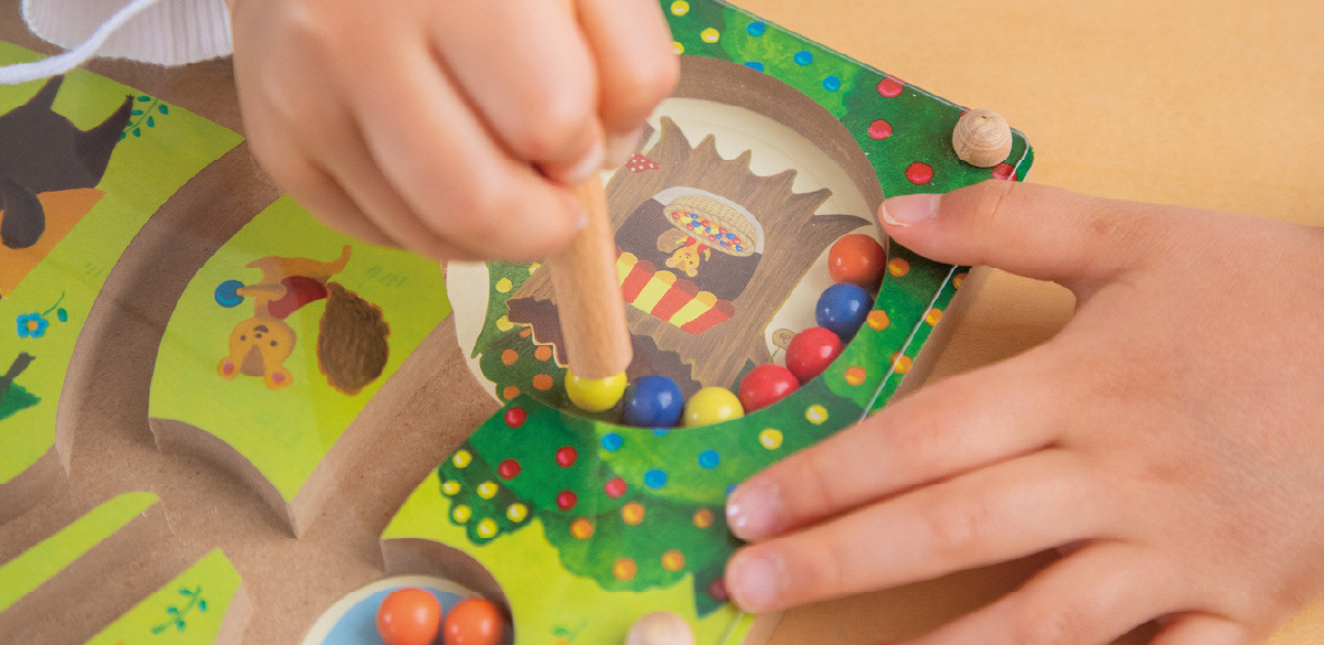 絵本とおもちゃで遊びが広がるGENI（ジェニ）の知育玩具｜えほんトイっしょ「ベリーくんのきのみやさん」