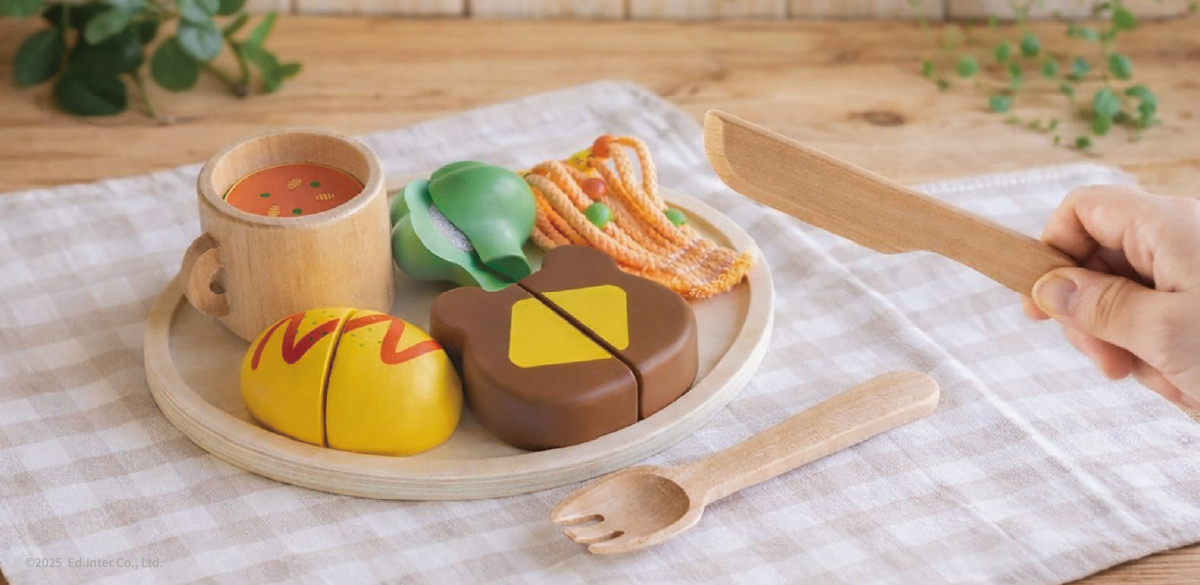 ギフトにおすすめなGENI（ジェニ）の知育玩具｜木のおままごとのお子様ランチ「森のランチプレート」