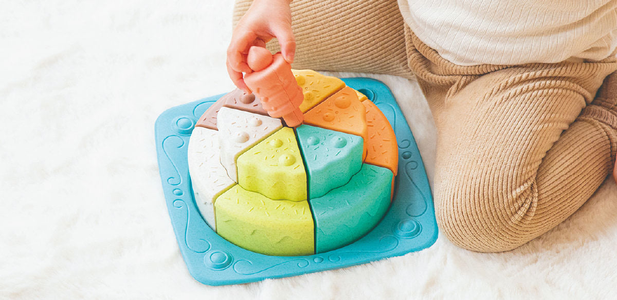 型はめ遊びとままごとが楽しめるGENIの知育玩具│ecomugi（エコムギ）型はめバースデーケーキ