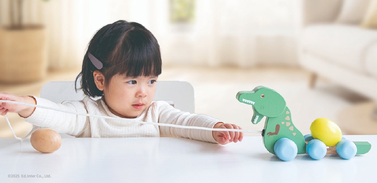 ギフトにおすすめなGENI（ジェニ）の知育玩具｜恐竜のプルトーイ「がおがおぐるぐる」